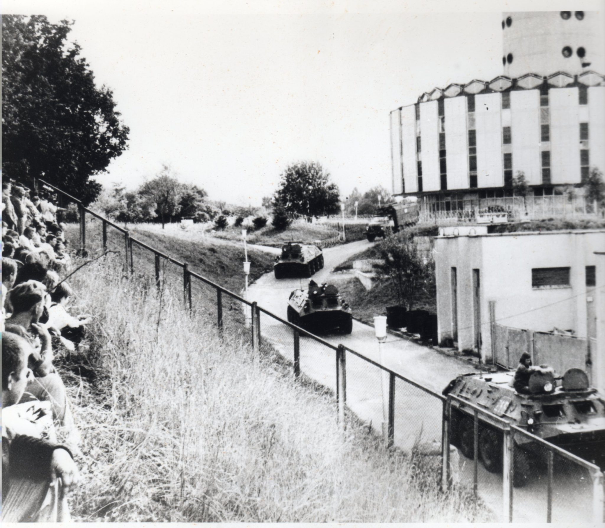 The Exact Moment Lithuania Became Free: Witnessing the Soviet Withdrawal from the Vilnius TV Tower – Aug. 22, 1991