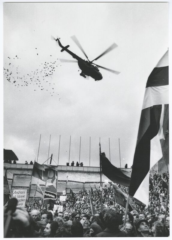 Iš rinkinio "Sąjūdis" — Zenonas Nekrosius. LIMIS. CC BY-NC-ND. https://www.limis.lt/valuables/e/365036708/408761588?searchId=34716441