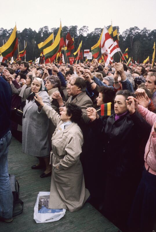 Mitingas Vingio parke Lietuvos nepriklausomybės atkūrimui paremti — Romualdas Pozerskis, LIMIS. CC BY-NC-ND. https://www.limis.lt/valuables/e/365036708/401788165?searchId=32296792