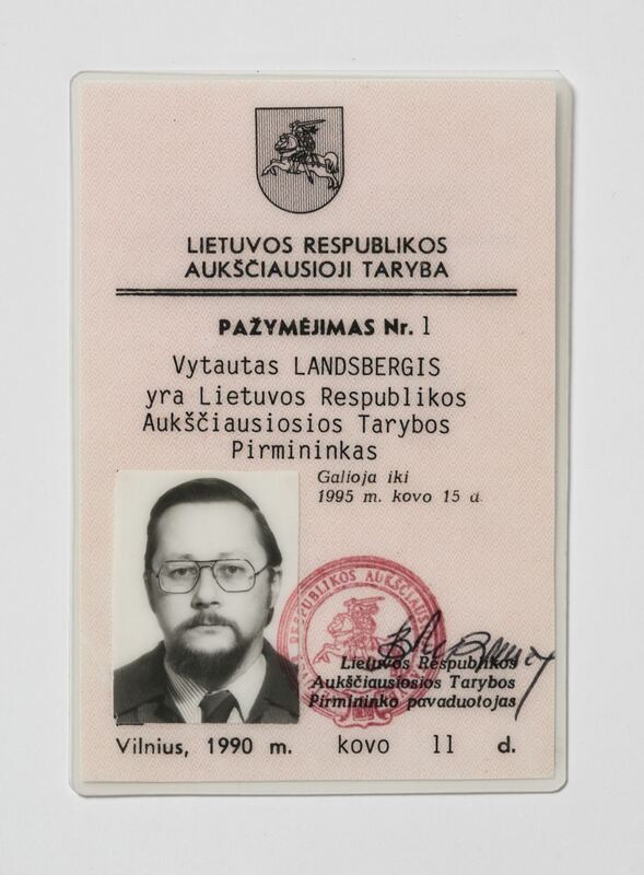 Pažymėjimas Aukščiausiosios Tarybos pirmininko Vytauto Landsbergio — National Museum of Lithuania, LIMIS. CC BY-NC-ND. https://www.limis.lt/valuables/e/805191/900623711?searchId=24630155